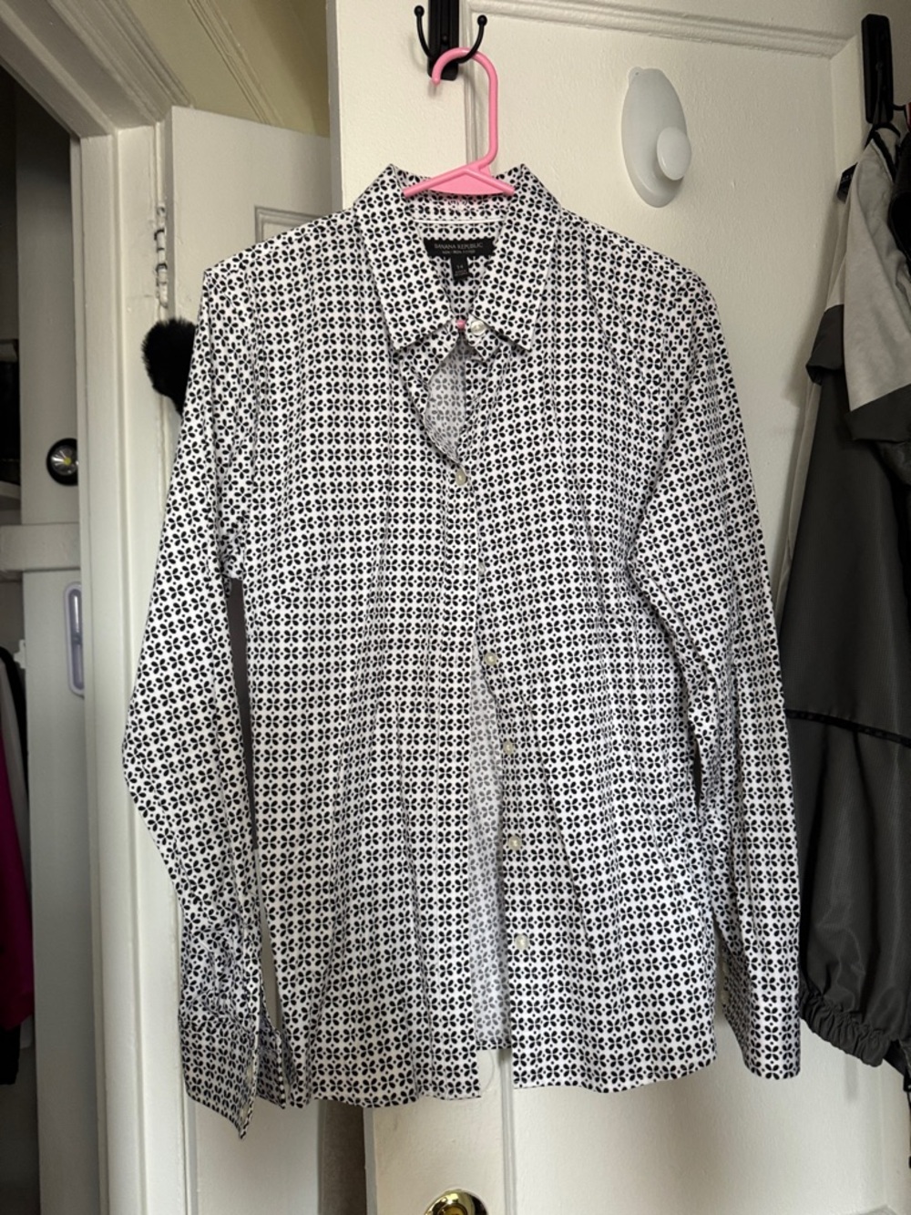 Banana Republic Black and White Geometric Button-Down Shirt